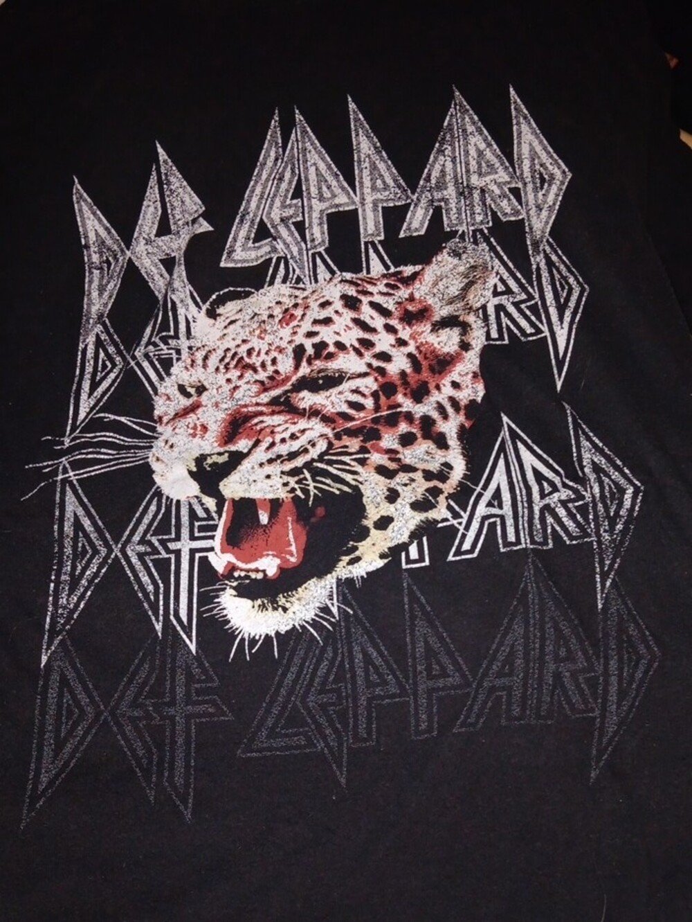 Black Graphic Def Leppard Womans Tee with Roaring Leopard Print Size XXL